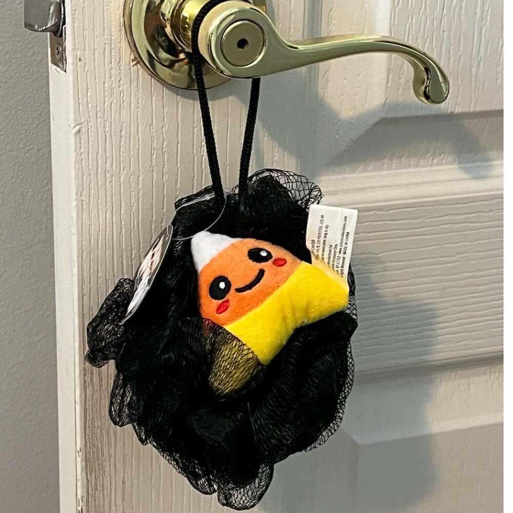 🟧🟨⬜ Scary Cute Candy Corn Halloween Loofah – Black Mesh – New with Tags